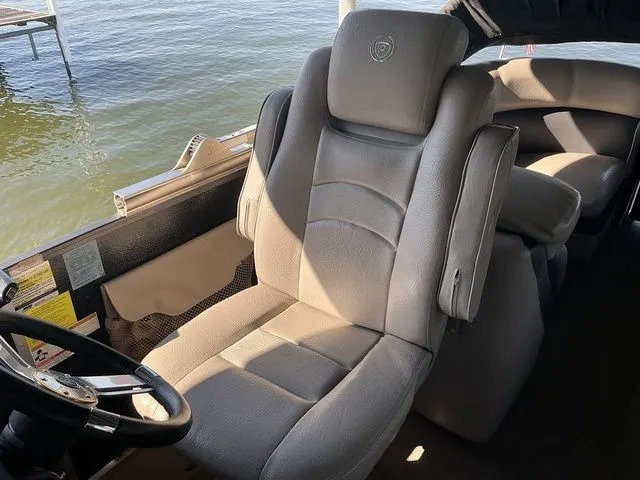 Slide: The Image of Premier 235 Solaris RF 2013 - 18