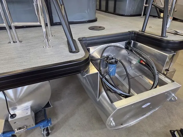 Slide: The Image of Godfrey Sweetwater 2486 SFLC 27" Impact Center Tube Packag 2026 - 12