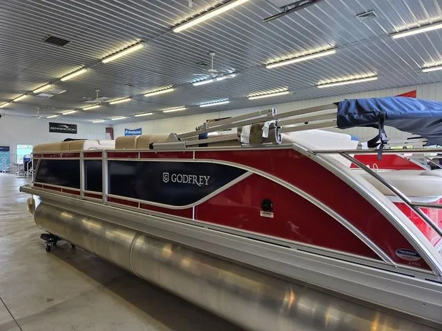 Slide: The Image of Godfrey Sweetwater 2486 SFL 27" Impact Center Tube Package 2026 - 6