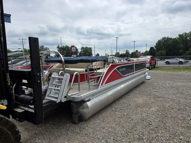 Slide: The Image of Godfrey Sweetwater 2486 SFL 27" Impact Center Tube Package 2026 - 7