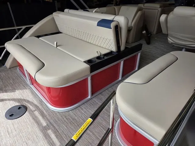 Slide: The Image of Godfrey Sweetwater 2486 SFL 27" Impact Center Tube Package 2026 - 9