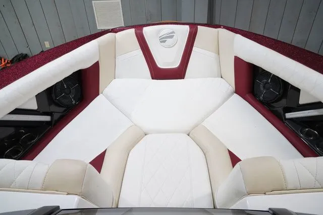 Slide: The Image of Tigé 21ZX 2021 - 13