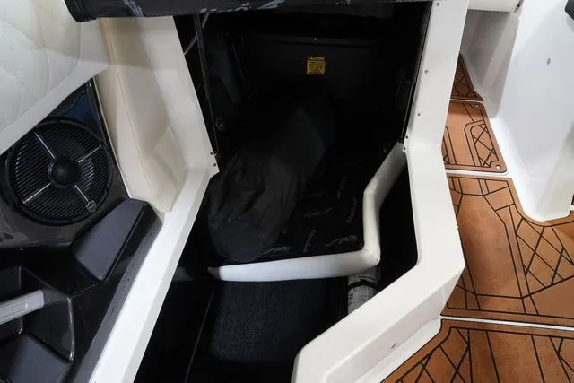 Slide: The Image of Tigé 21ZX 2021 - 19