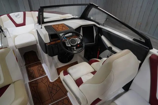 Slide: The Image of Tigé 21ZX 2021 - 21