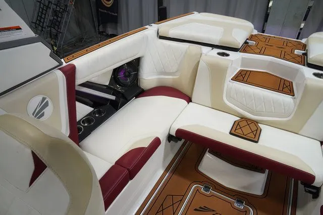 Slide: The Image of Tigé 21ZX 2021 - 26