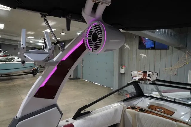 Slide: The Image of Tigé 21ZX 2021 - 27