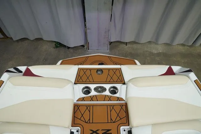 Slide: The Image of Tigé 21ZX 2021 - 30