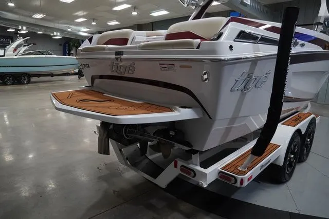 Slide: The Image of Tigé 21ZX 2021 - 8