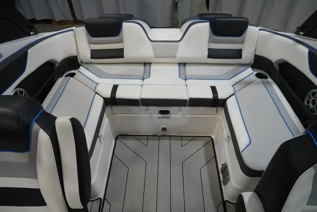 Slide: The Image of Yamaha 212XD 2021 - 18