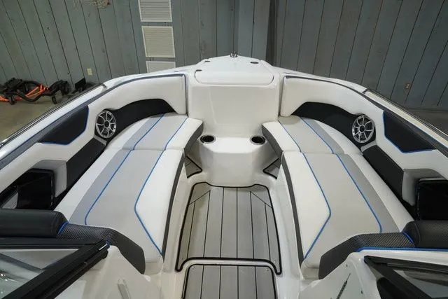 Slide: The Image of Yamaha 212XD 2021 - 8