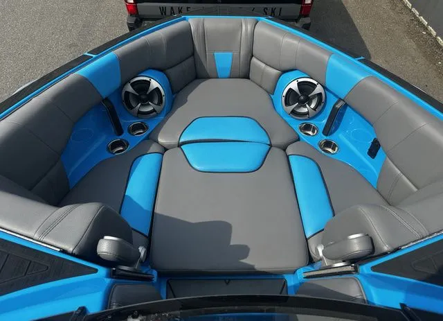 Slide: The Image of Malibu Wakesetter 23 LSV 2021 - 12