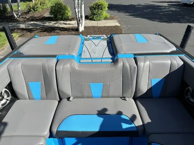 Slide: The Image of Malibu Wakesetter 23 LSV 2021 - 15