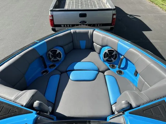 Slide: The Image of Malibu Wakesetter 23 LSV 2021 - 27