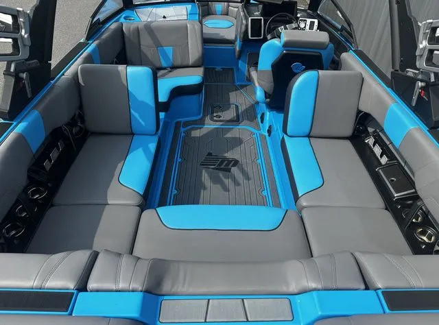 Slide: The Image of Malibu Wakesetter 23 LSV 2021 - 9