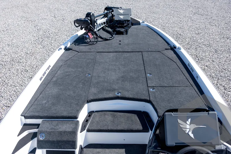 Slide: The Image of 2026 Skeeter ZXE21 boat deck with advanced fishing equipment and sleek design. - 38