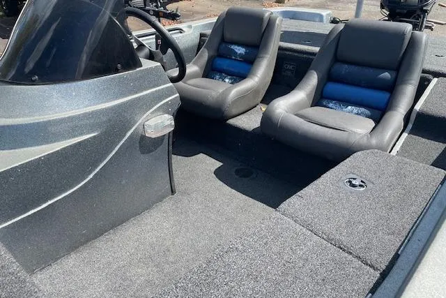 Slide: The Image of 1996 Hydra-Sports 175E boat interior with dual seats and steering console. - 3