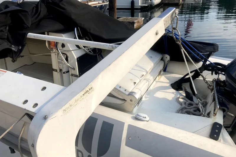 Slide: The Image of 1989 Ocean Alexander 420 Cockpit Motor Yacht, detailed view of cockpit and equipment. - 51