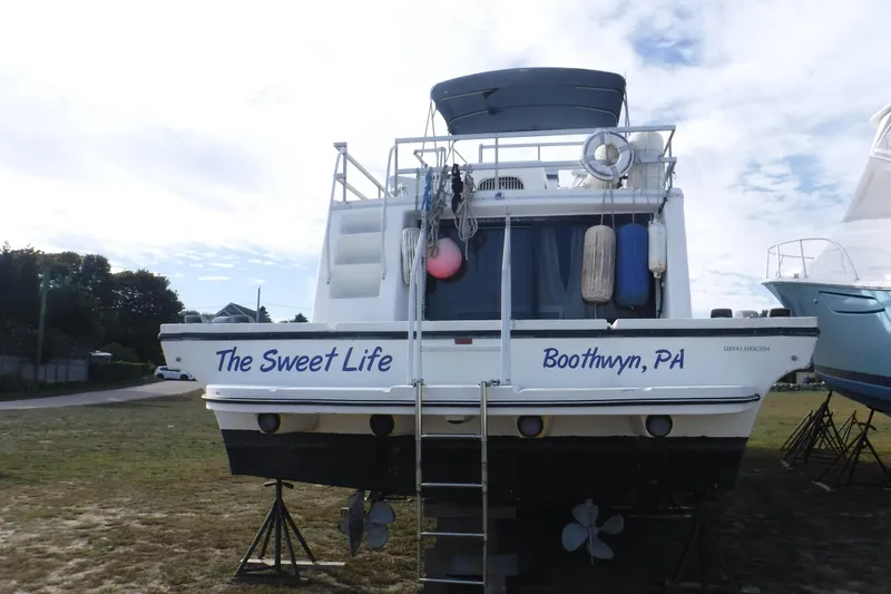 Slide: The Image of 1994 Gibson 41 Classic Houseboat, "The Sweet Life," docked in Boothwyn, PA. - 48