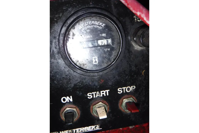 Slide: The Image of Close-up of a control panel on a 1994 Gibson 41 Classic Houseboat. - 51