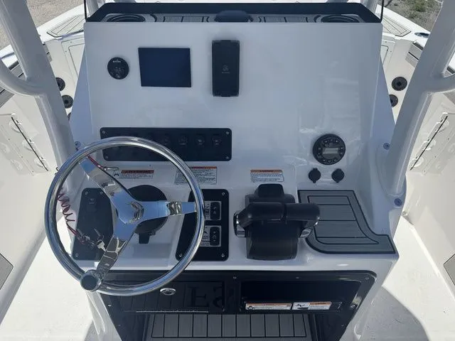 Slide: The Image of Yamaha 220 FSH Sport 2026 - 7