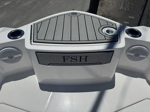 Slide: The Image of Yamaha 220 FSH Sport 2026 - 9