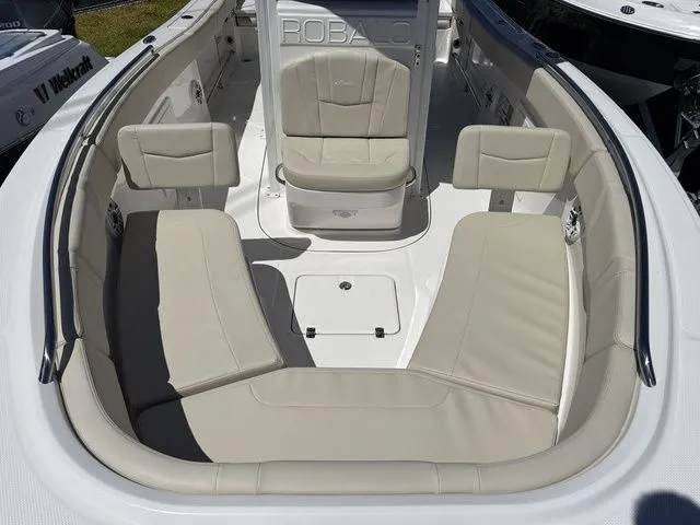 Slide: The Image of Robalo R232 Explorer 2026 - 12