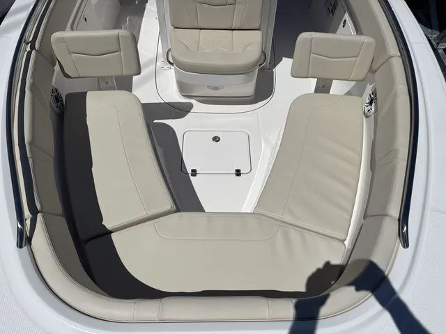 Slide: The Image of Robalo R232 Explorer 2026 - 13