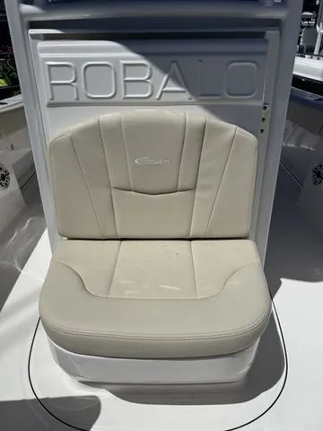 Slide: The Image of Robalo R232 Explorer 2026 - 14
