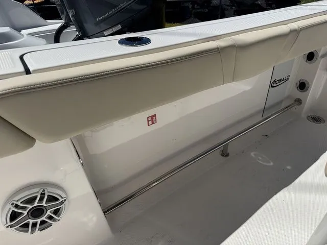 Slide: The Image of Robalo R232 Explorer 2026 - 19