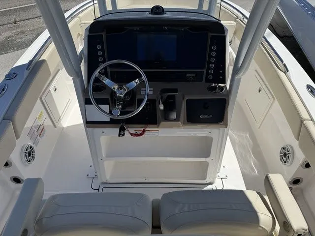 Slide: The Image of Robalo R232 Explorer 2026 - 7