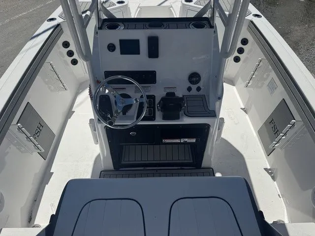 Slide: The Image of Yamaha 220 FSH Sport 2026 - 6