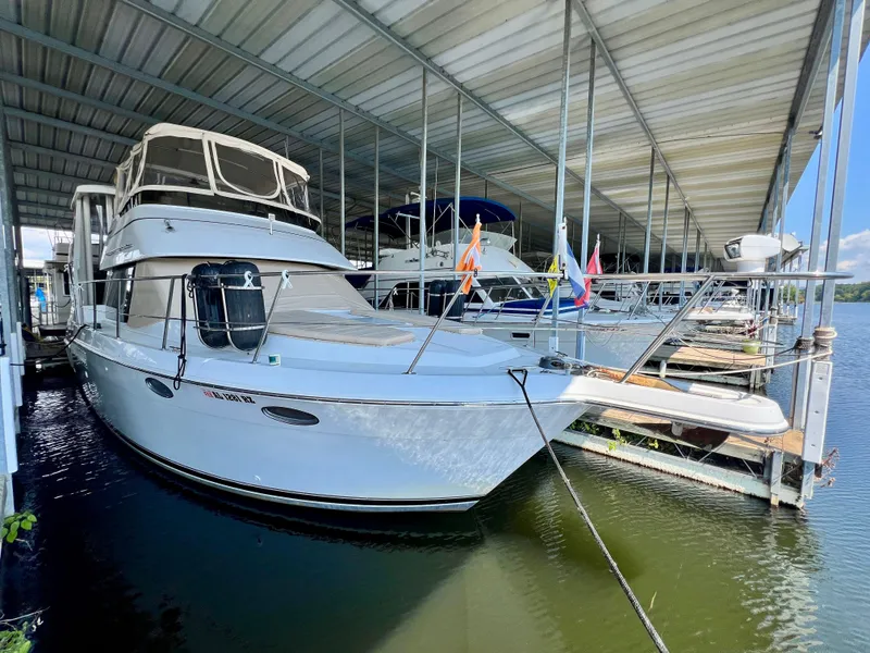 Slide: The Image of Carver 356 Motor Yacht 2000 - 22