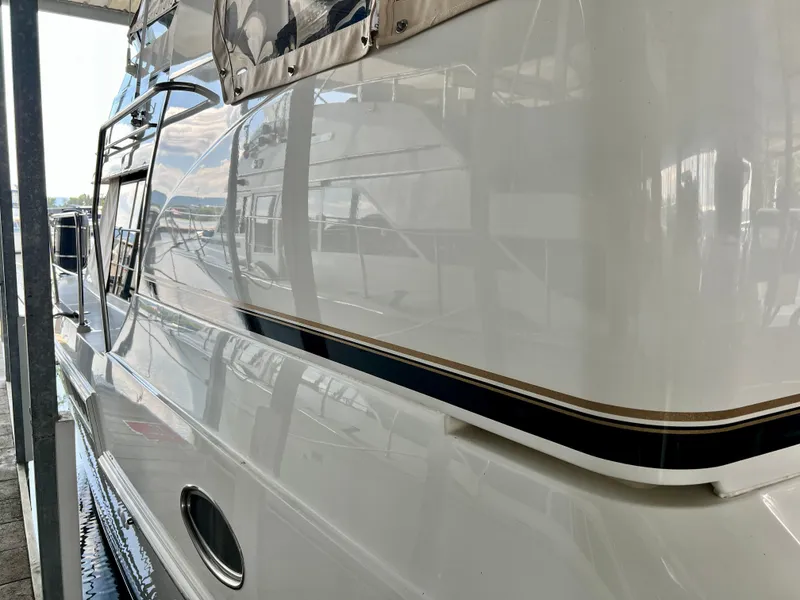 Slide: The Image of Carver 356 Motor Yacht 2000 - 24