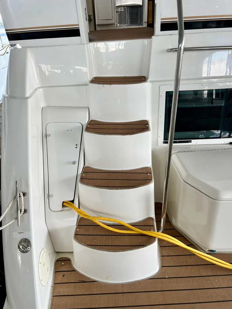 Slide: The Image of Carver 356 Motor Yacht 2000 - 26