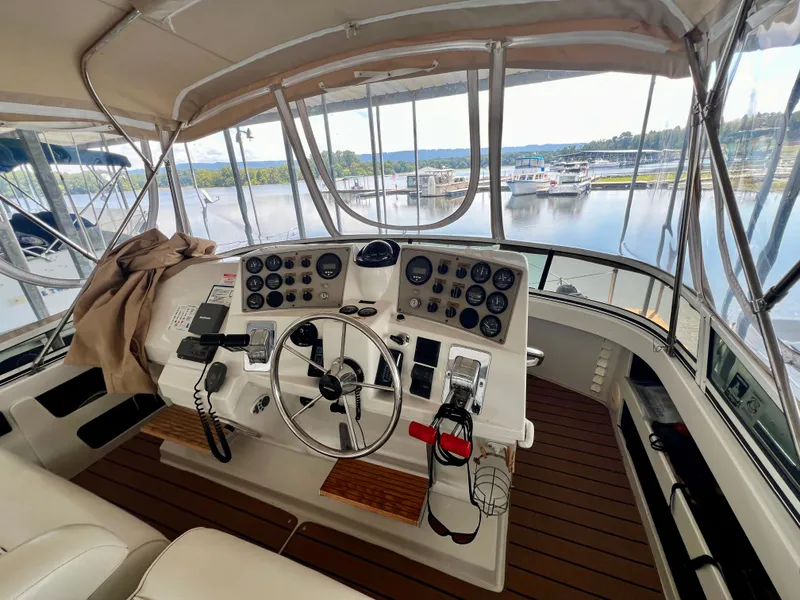 Slide: The Image of Carver 356 Motor Yacht 2000 - 30