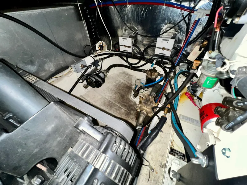 Slide: The Image of Carver 356 Motor Yacht 2000 - 38