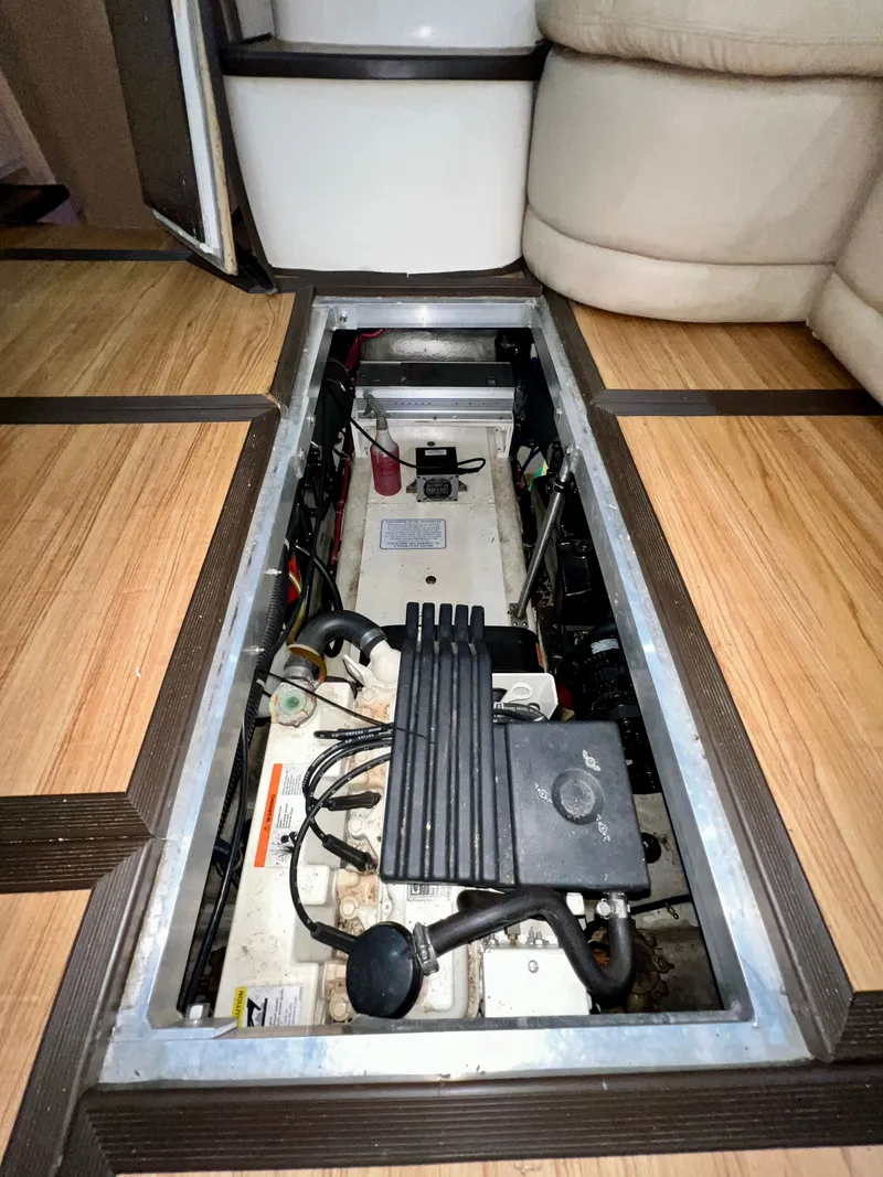 Slide: The Image of Carver 356 Motor Yacht 2000 - 41