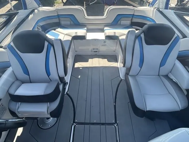 Slide: The Image of Yamaha 242X E-Series 2019 - 12