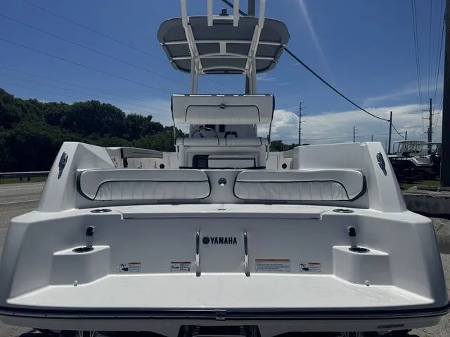 Slide: The Image of Yamaha 220 FSH Sport 2026 - 3