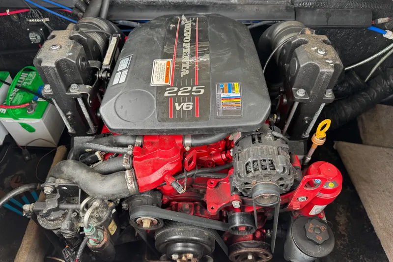Slide: The Image of Volvo Penta 225 V6 engine in a 2015 Stingray 215 LR boat. - 35