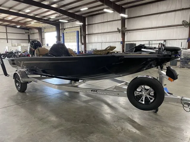 Slide: The Image of Xpress H18C Crappie 2026 - 10