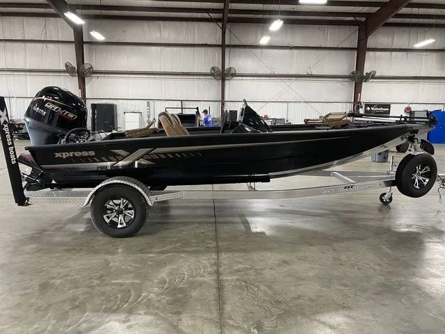 Slide: The Image of Xpress H18C Crappie 2026 - 11