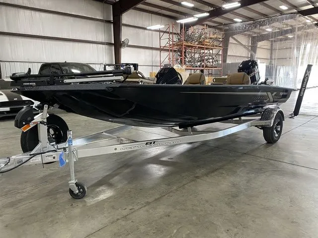 Slide: The Image of Xpress H18C Crappie 2026 - 9