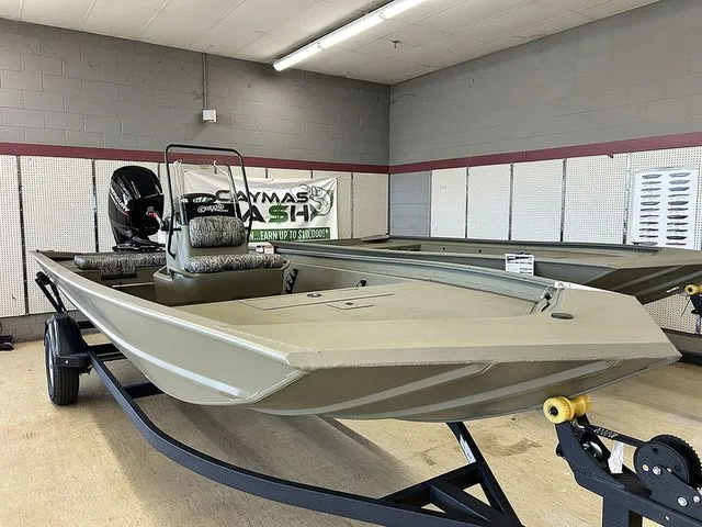 Slide: The Image of Tracker Grizzly 1860 CC 2026 - 3