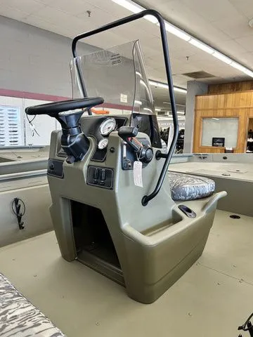 Slide: The Image of Tracker Grizzly 1860 CC 2026 - 7