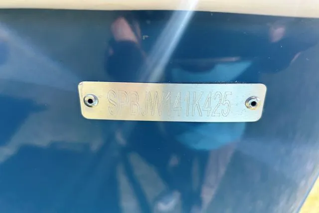 Slide: The Image of Sea Pro 222 Deep-V 2025 - 16