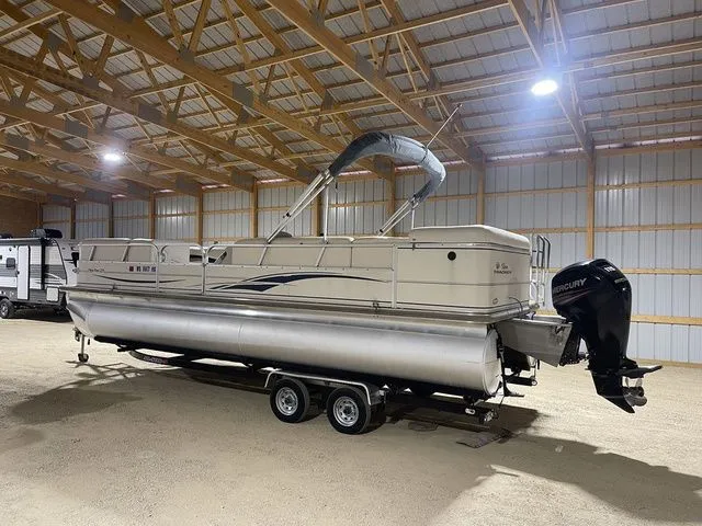 Slide: The Image of Sun Tracker PARTY BARGE 25 2005 - 5