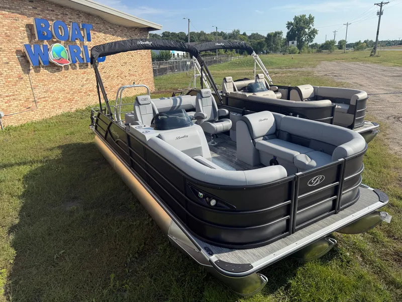 The Image of Bentley Pontoons Legacy 223 Swingback Tritoon & Honda 4-Stroke EFI 2026 - 1