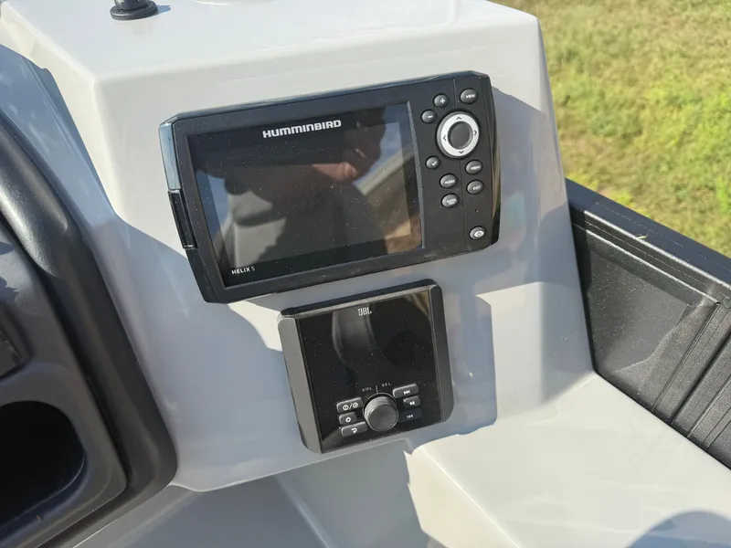 Slide: The Image of Bentley Pontoons Legacy 223 Swingback Tritoon & Honda 4-Stroke EFI 2026 - 13