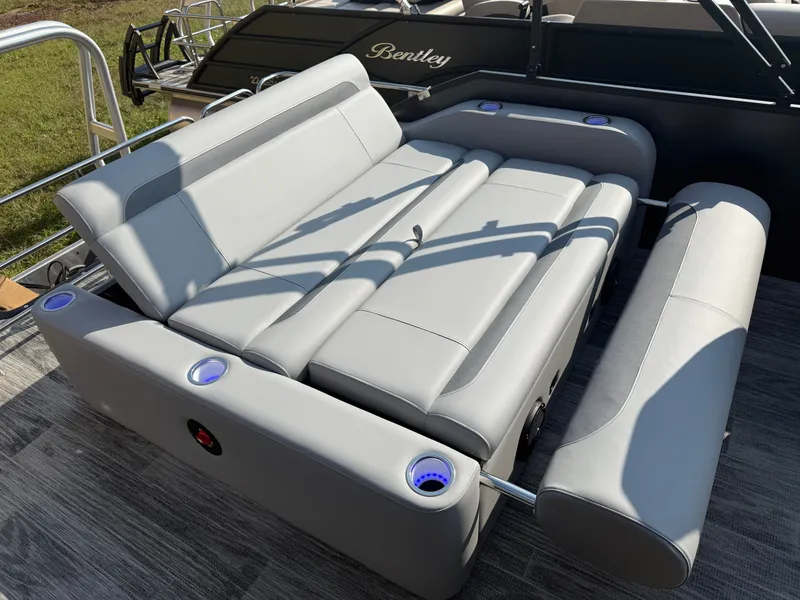 Slide: The Image of Bentley Pontoons Legacy 223 Swingback Tritoon & Honda 4-Stroke EFI 2026 - 18